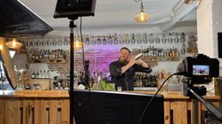 Professionelles Streaming-Studio für digitale Teamevents